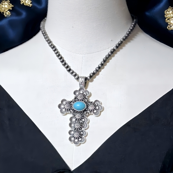 🆕️Vintage-Inspired Cross Pendant with Faux Turquoise - Antique Silver Finish 💙 - Picture 4 of 12